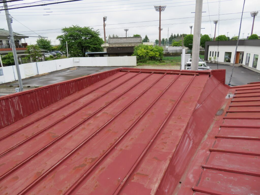 葺き替え前の屋根